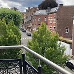 Les Duplex De La Place Des Ecoles Spa