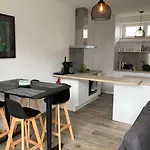 Les Duplex De La Place Des Ecoles Spa