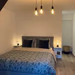 Les Duplex De La Place Des Ecoles Spa