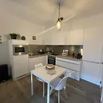 Les Duplex De La Place Des Ecoles Spa