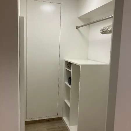 Les Duplex De La Place Des Ecoles アパート スパ