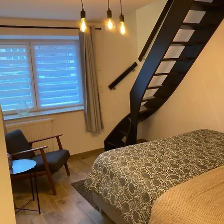 Les Duplex De La Place Des Ecoles דירה