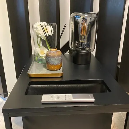 Les Duplex De La Place Des Ecoles דירה