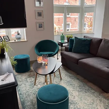 Les Duplex De La Place Des Ecoles דירה