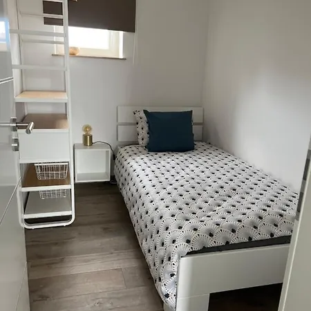 Les Duplex De La Place Des Ecoles דירה