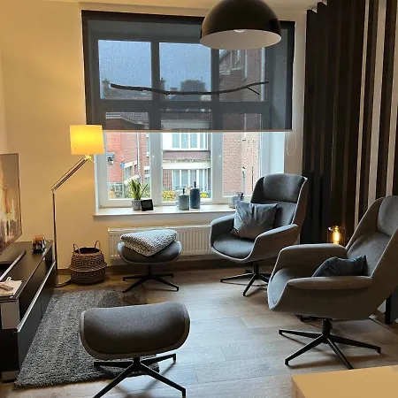 Les Duplex De La Place Des Ecoles アパート スパ