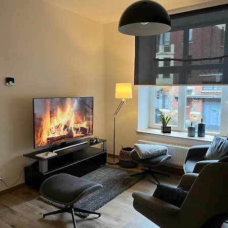 Les Duplex De La Place Des Ecoles דירה *